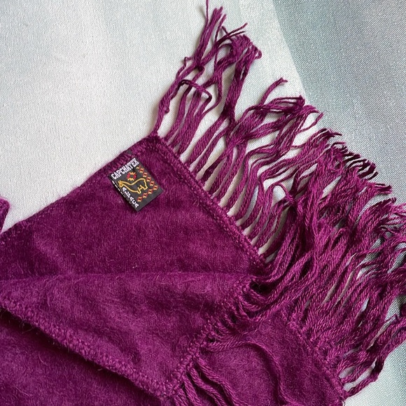 Capchatex Burgundy Alpaca Scarf - Picture 4 of 6